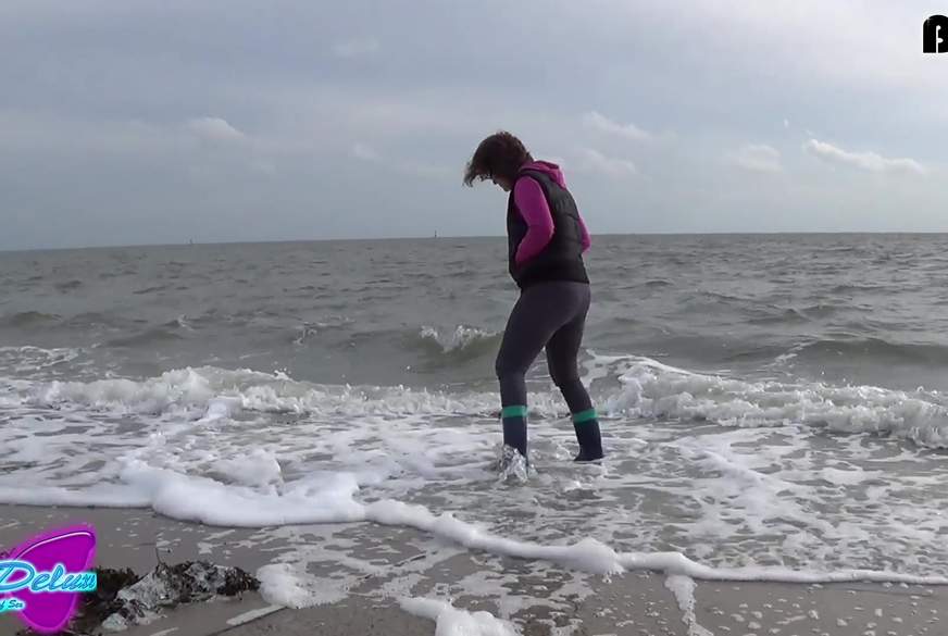 Siva-Deluxe: Gummistiefel #17 - Mit Romika´s am Südstrand