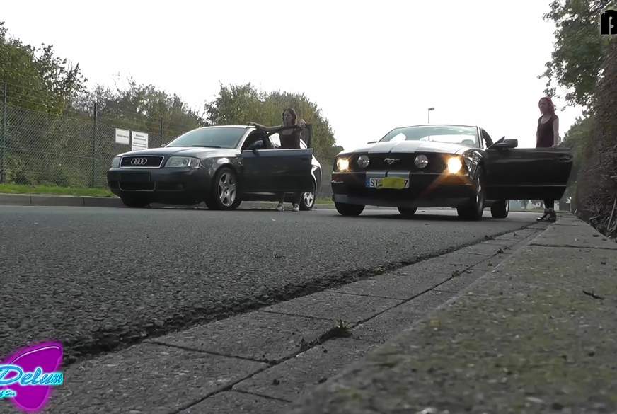 Siva-Deluxe: Racing Girls