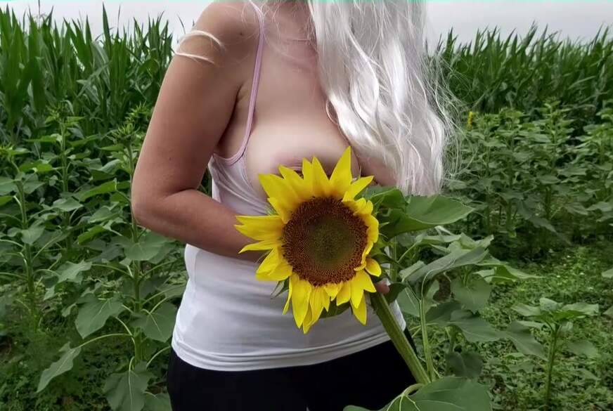 MandyReal: Blond F***t Gut!