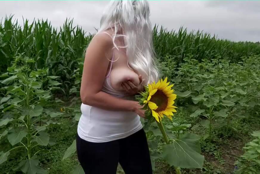 MandyReal: Blond F***t Gut!