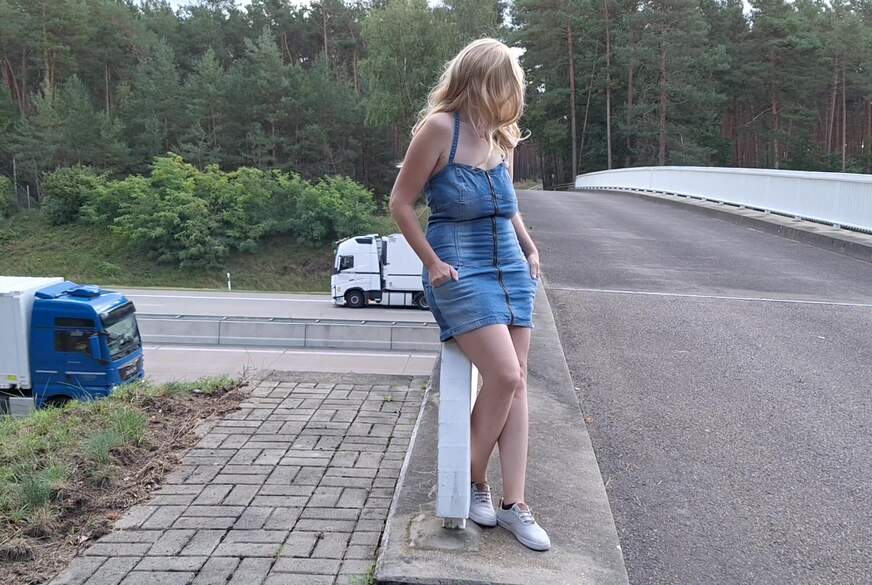 MandyReal: Street Flashing