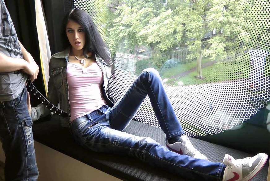 F*******k H**e ! So dreist treibe ich es mit Fremden von MeliDeluxe