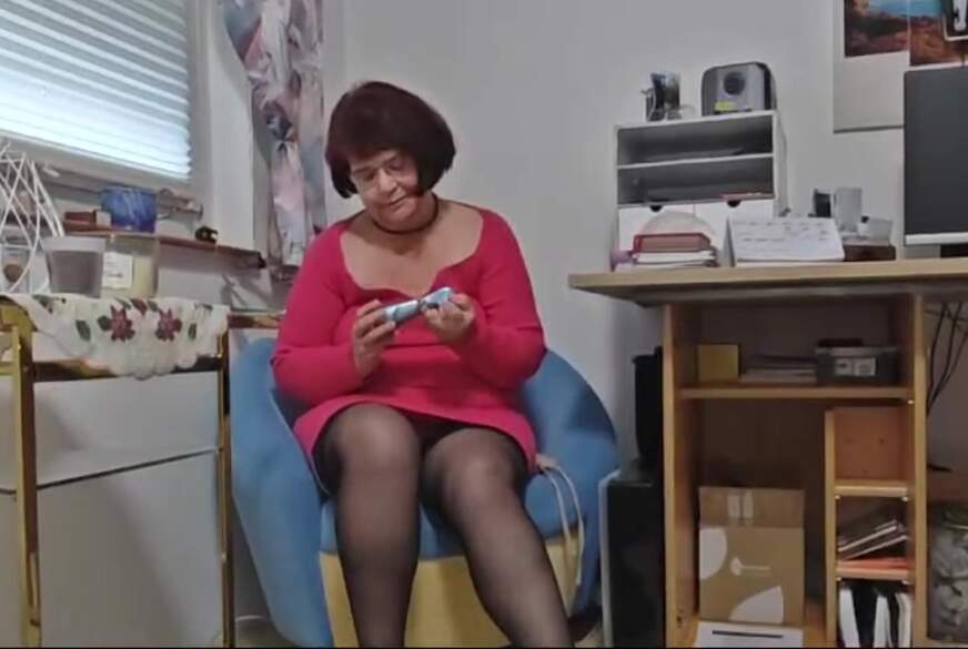 Djamila: im fremden Büro findet sich Unerwartetes... Tl. 2