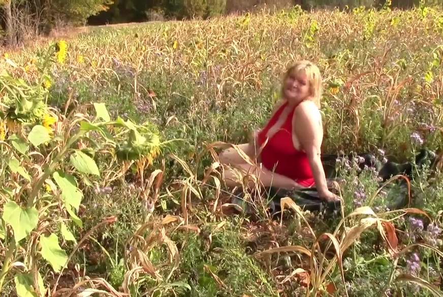 MilfChantal: Wanderer