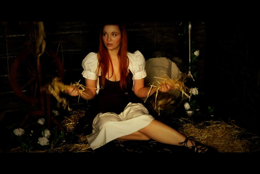 Lara-Shy: Warum liegt hier eigentlich Stroh rum ?!