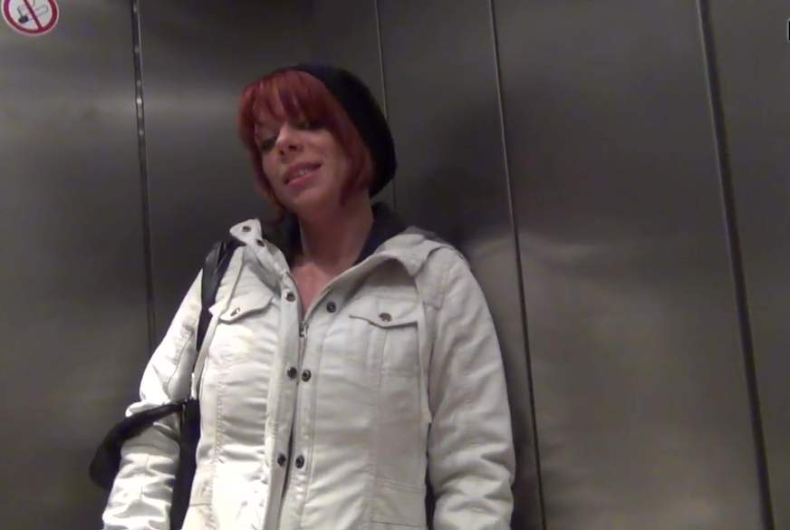S****zgeiler Feierabend im Fahrstuhl von JolyneJoy
