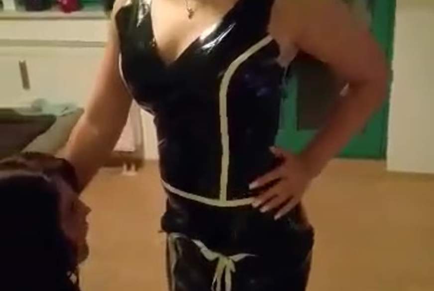 Sexy.Lara: Schau uns bei geilen Latexspielchen zu!!
