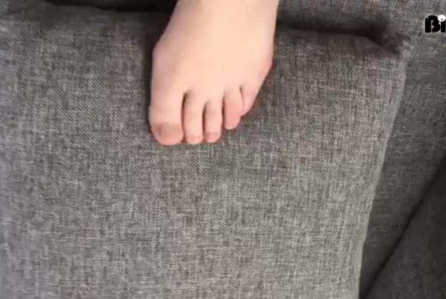 Nadine-NRW: Fußnägel lackieren