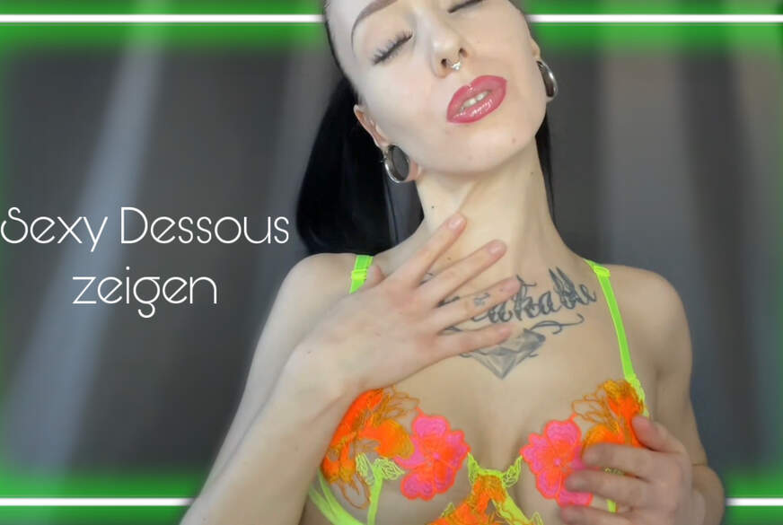 Trixie-Tainted: Sexy Dessous zeigen