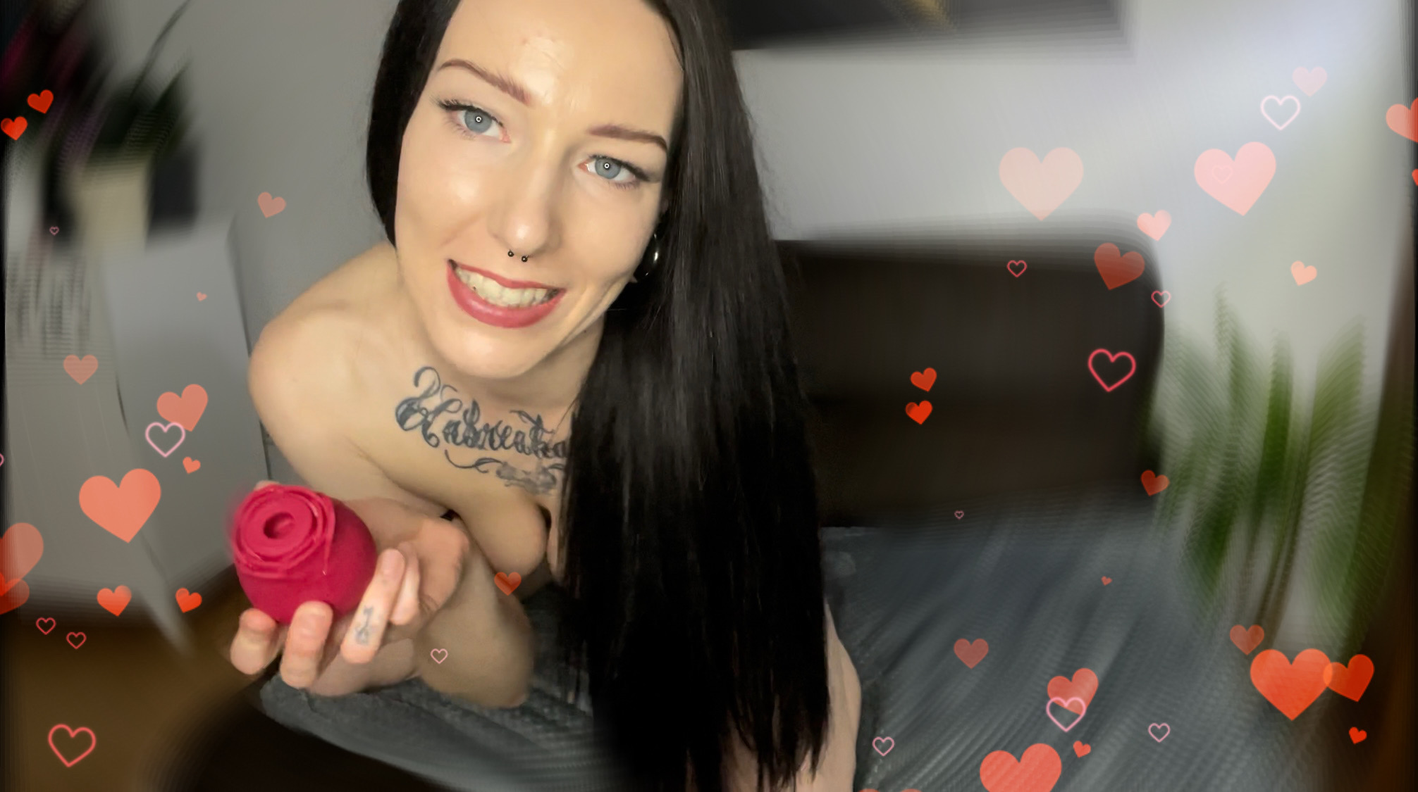 Ich möchte dich verführen, wir haben ein Date, lässt du mich, dein geiler Schatz sein? Sexy gehüllt in Spitze Dessous und Nylons. Lass mich dich verwöhnen und  feucht fröhlich überraschen! ;) 

#nylons #dirtytalk #klitorissauger #dessous #spitze #nahaufnahme