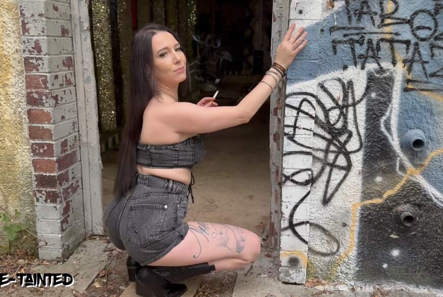 Lost Place E**********g, Du bist nichts wert! von Trixie-Tainted