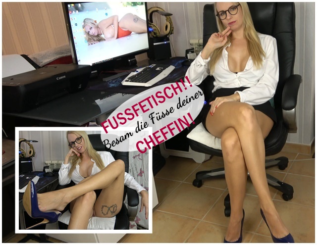 Fussfetisch!!  Besam die Füsse deiner Cheffin! Ich fahre ja voll auf  Highheels ab, spitz und hoch sollten sie sein. Trage sexy Klamotten und geile Heels im Büro, deine Blicke wandern immer wieder auf meine sexy Füsschen. Du setzt dich mir gegenüber , ich reibe die Heels an deiner Hose, ich mache die Beine breit. Meine feuchte Fotze kannst du sehen, da ich ein sexy offenes Spitzenhöschen trage. Mhh da wird aber sofort jm hart …. Mit meinen sexy heissen Füschen verpassen reibe und massiere ich dir deinen Schwanzund deine Eier! Na, gefällt es dir, wie ich deinen Schwanz mit meinen Füsschen bearbeite? Geniesst du dabei meinen Dirty Talk und den Anblick meiner feuchten Fotze?! Ich holen dir die Sahne mit meinen Füssen aus den Eiern und melke dich richtig geil ab. Besamst du sie mir?