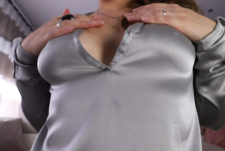 Göttliche Nippel unter zarter Seide von MaryJane pic3