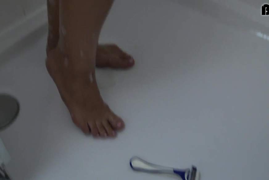 F****rbell: Komm mit mir unter die Dusche