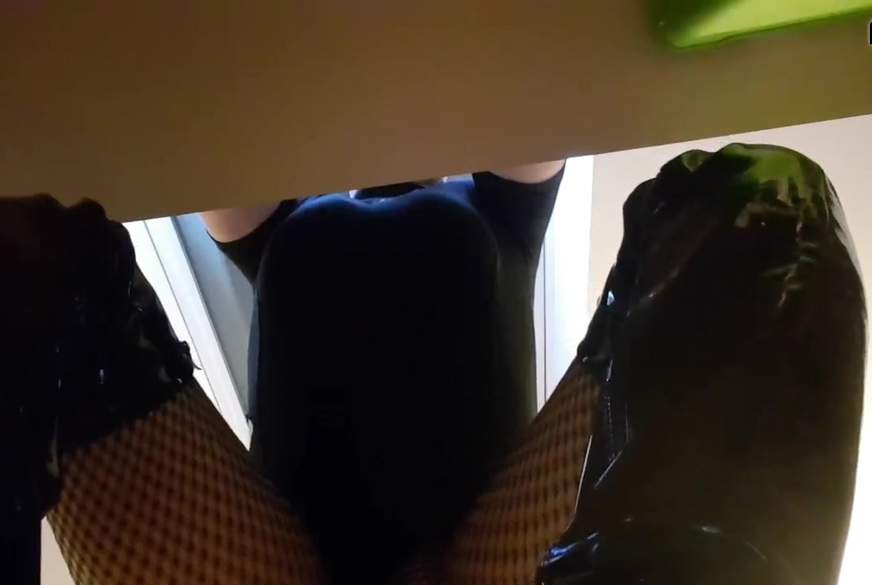 Crazy-Tranny: Beobachte mich im Büro inkl. C*****t
