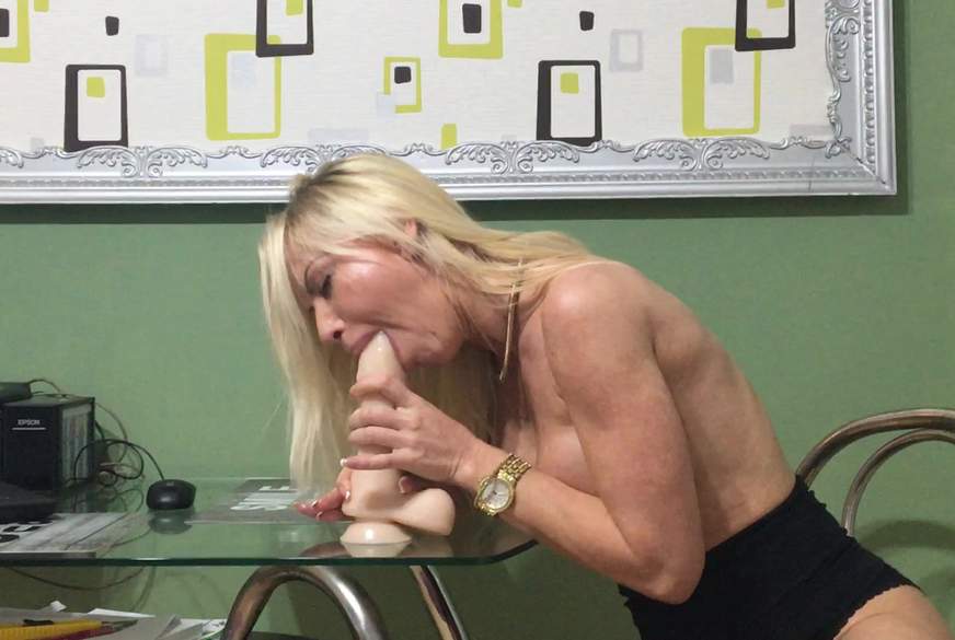 MiaDoll: B**sen big dildo