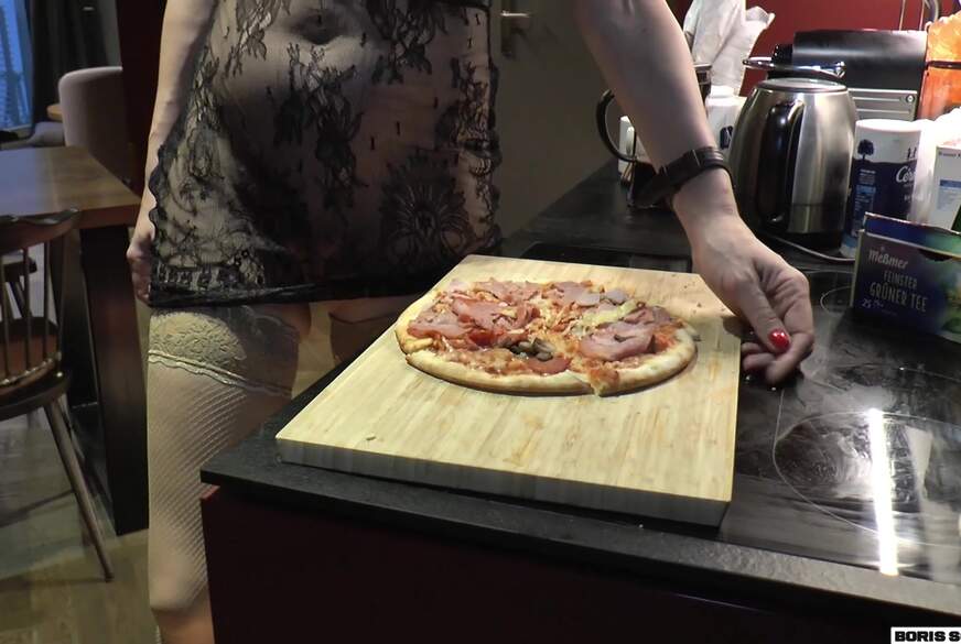 Boris-Schwarz: Pizza S****ale! 2x F****n und 2x S****a statt Abendessen