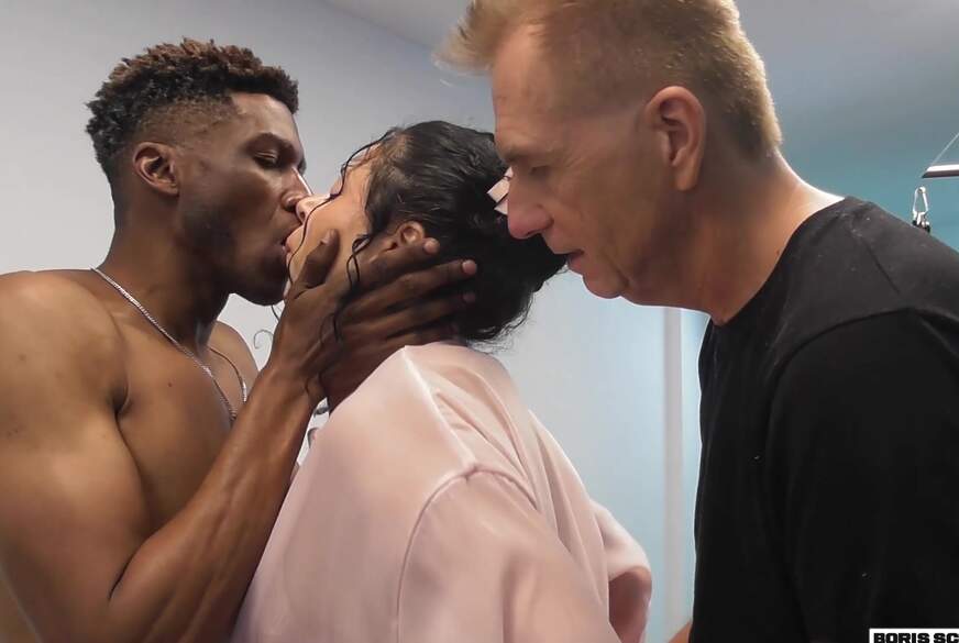 Boris-Schwarz: 3er Casting mit schüchterner Brasilianeri!  H**tes Doppel-B**sen, F****n und S****a-Schlucken!