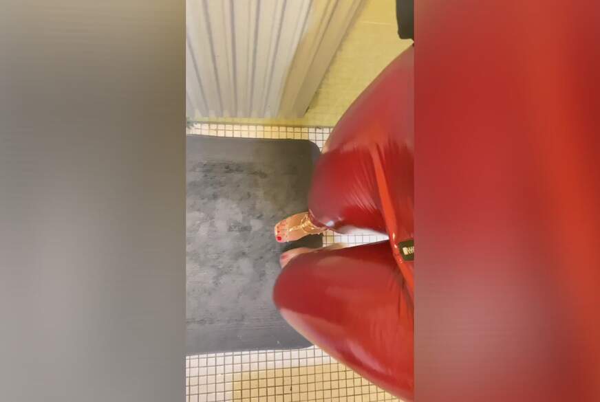 LadyOksa*a: Beim Baden gefilmt L*******n