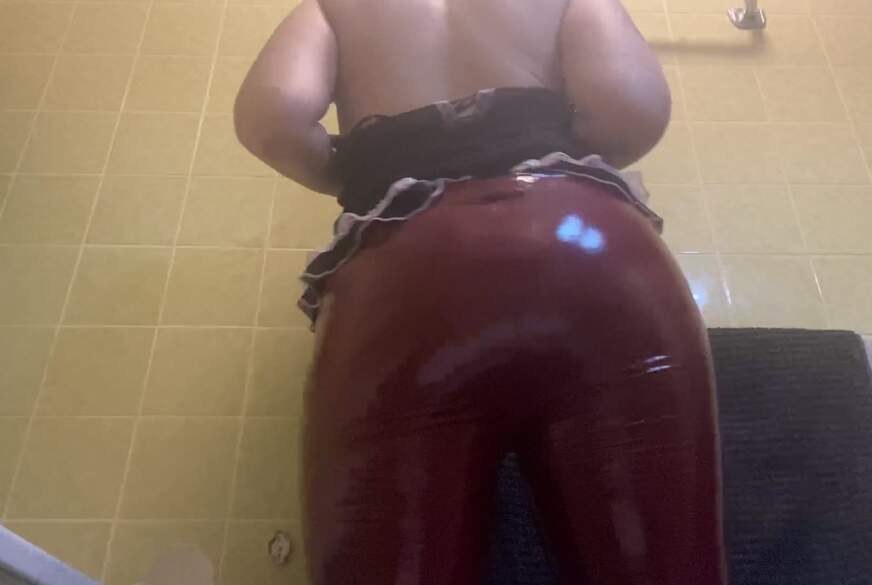 LadyOksa*a: Beim Baden gefilmt L*******n