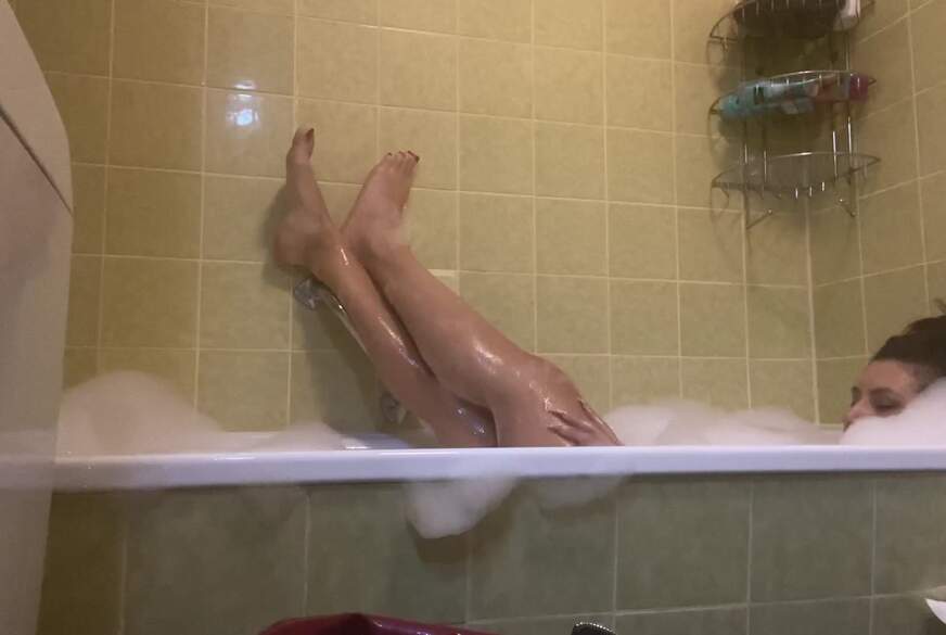 LadyOksa*a: Beim Baden gefilmt L*******n
