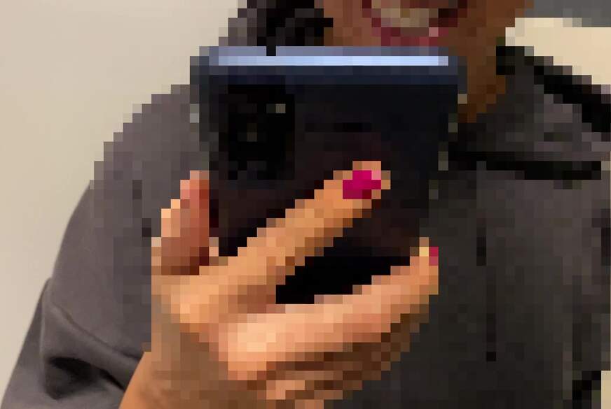 Kinky-Mia: A********n im Bahnhofsk*o