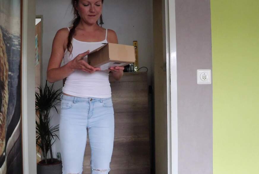 Kinky-Mia: D*******k im Türrahmen!