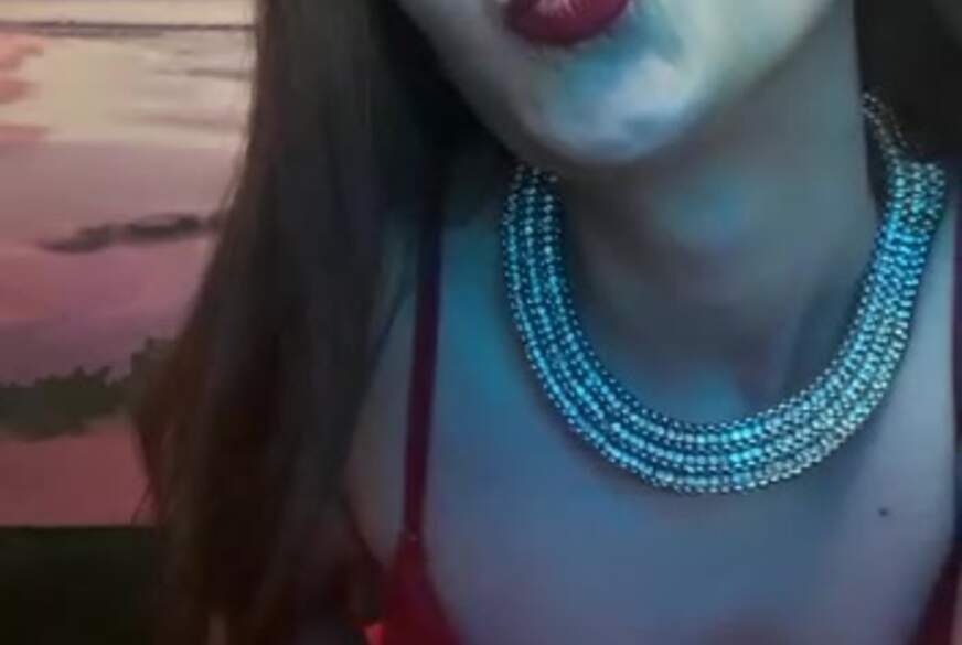 julia*a88: neues Video in roten Dessous