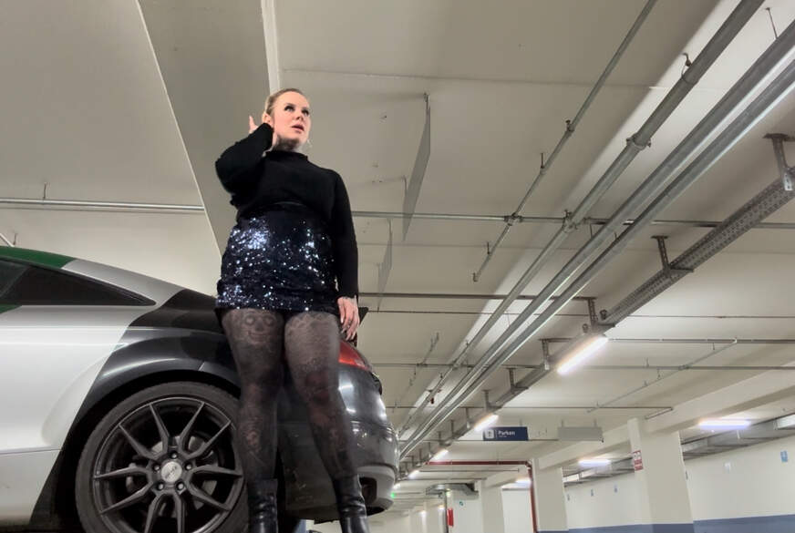 SteffiBlond: public PARKHAUS P**s from WUPPERTAL und HOLLAND  happy new year