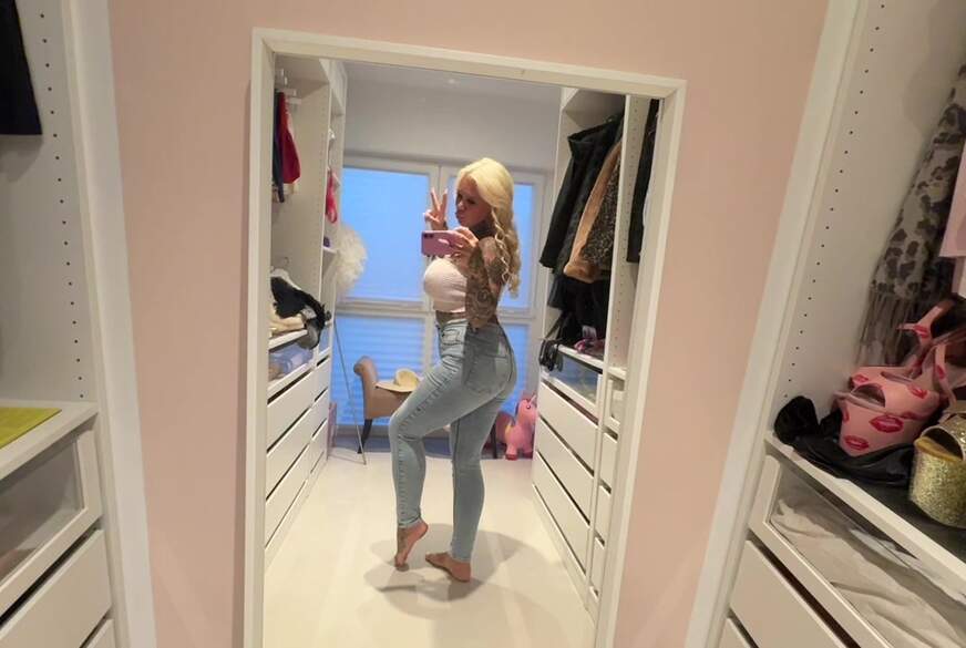 SteffiBlond: GEILSTER JEANS A***h IM NETZ versauter Dirty Talk lässt dich s******n