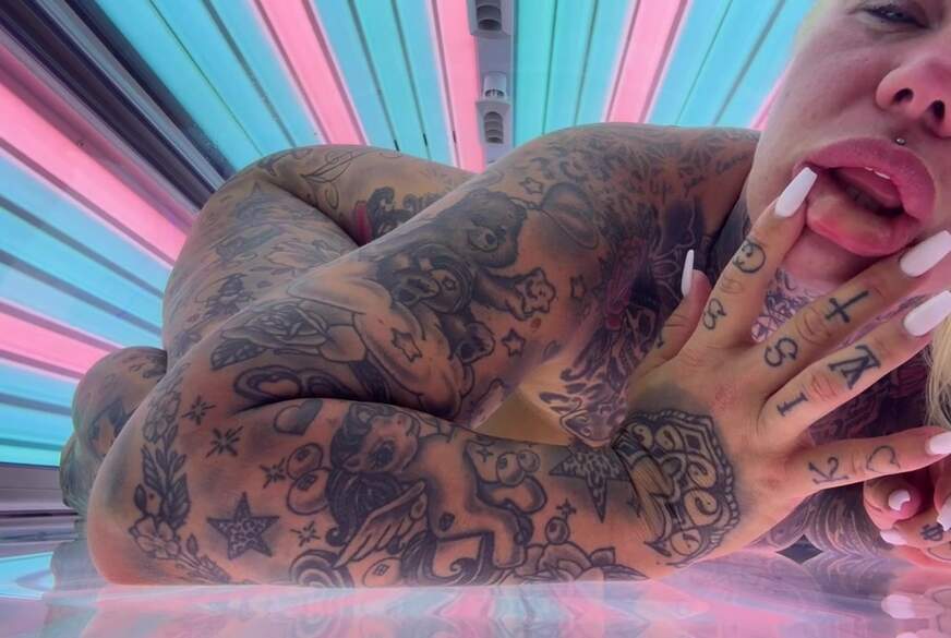 SteffiBlond: SONNENBANK W****n extrem notgeil überall