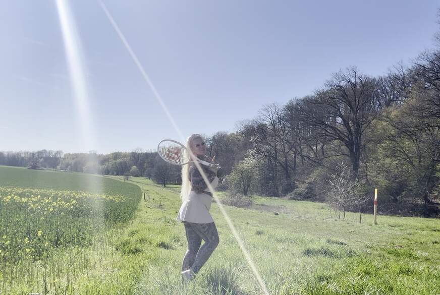 Tennis SEXBOME lass mich mit deinen Bällen spielen von SteffiBlond
