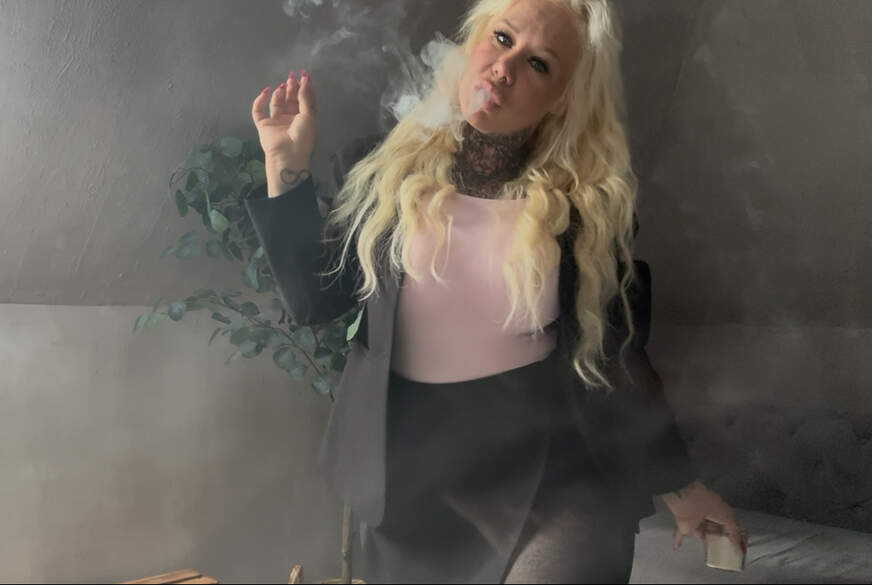 SteffiBlond: Scheidungss******e - willst du ne rauchende F***e?