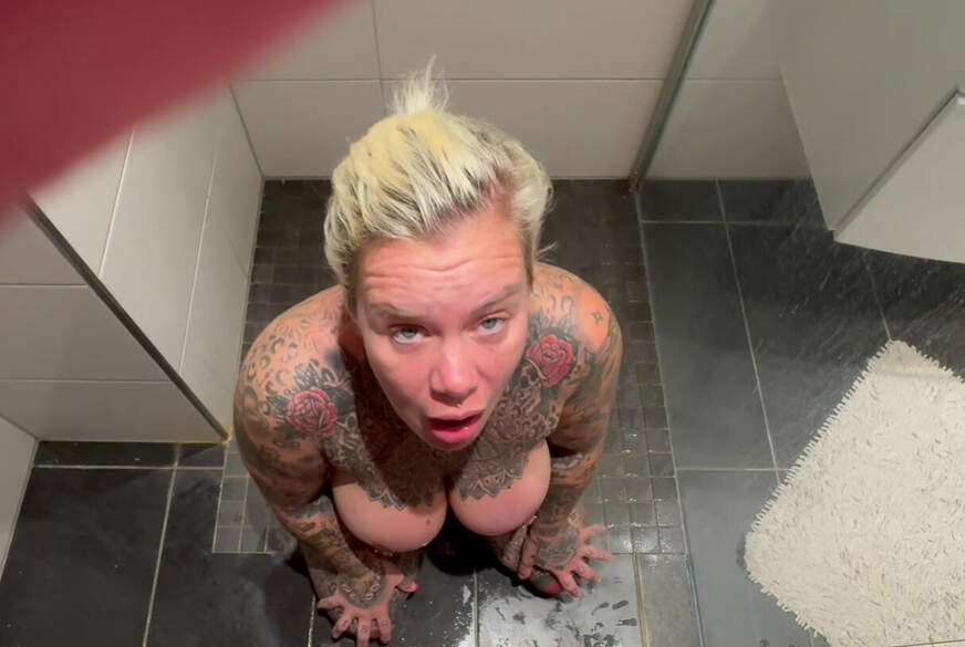 SteffiBlond: P*****se Golden User Session! GEILE S******e SCHLUCKT ALLES!