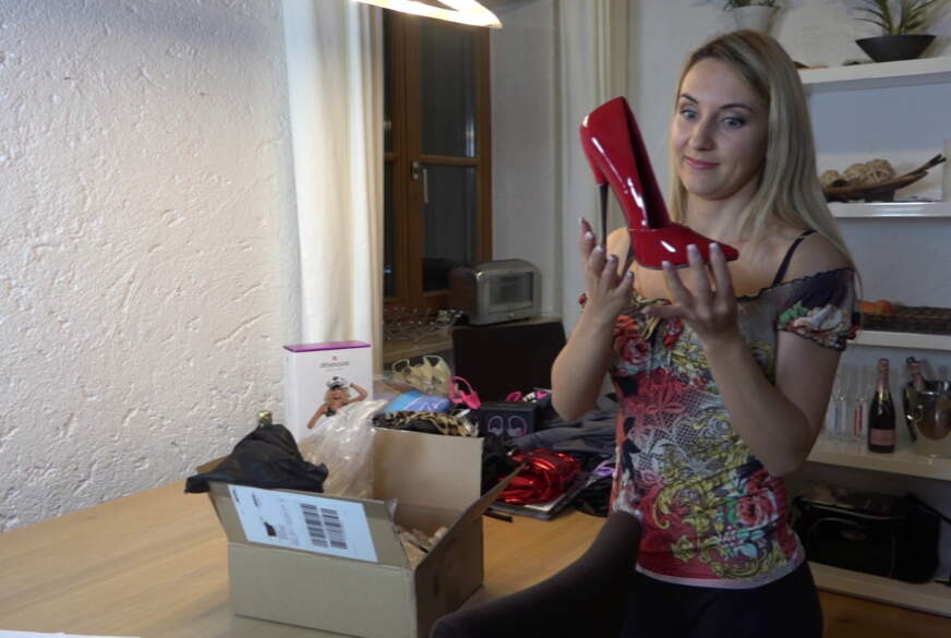 Es hagelt Geschenke für die Herrin! von Lady-Anja pic3