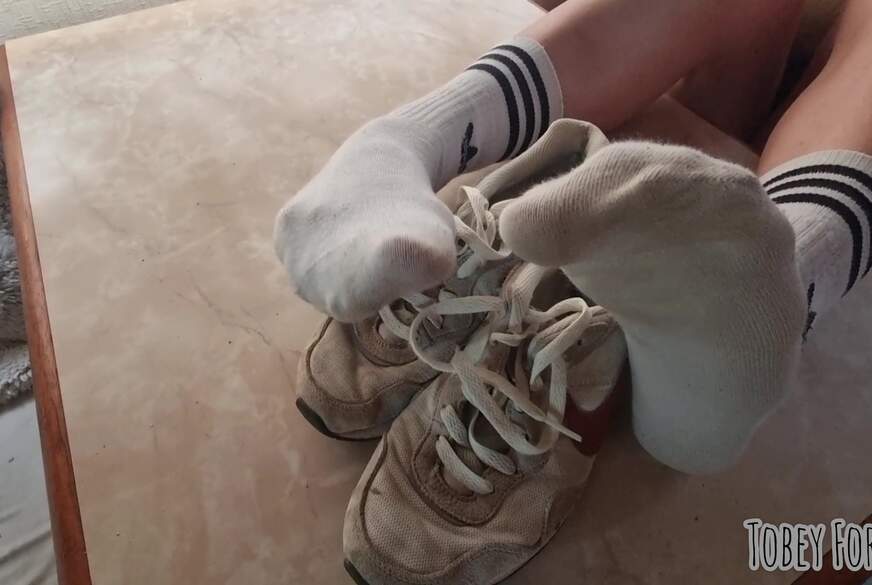 Marita - Socke über die Hand gestülpt und a********t von TobeyForReal pic4