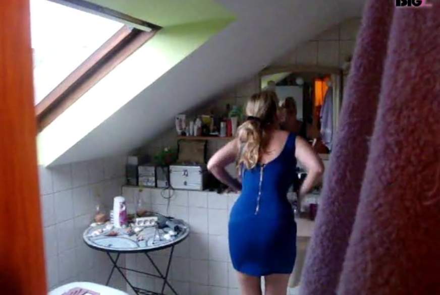 HotAngelina: OMG Voll auf den Kopf g******t