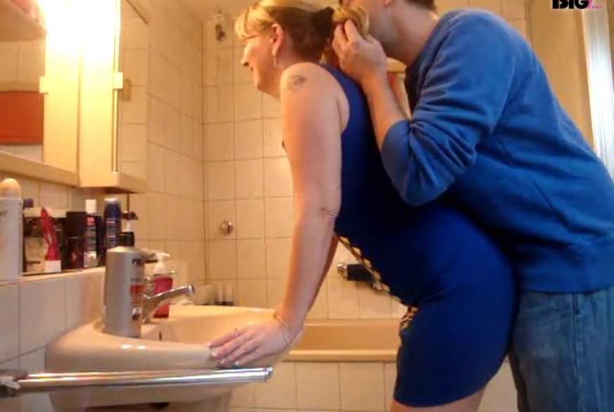 HotAngelina: OMG Voll auf den Kopf g******t