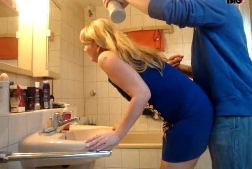 HotAngelina: OMG Voll auf den Kopf g******t