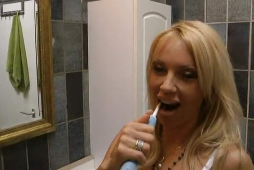 Zum Frühstück in den A***h g*****t von Kada-Love pic2