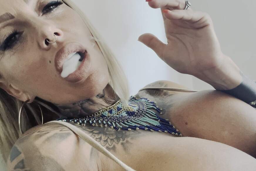 Kada-Love: Rauchfetisch Clip