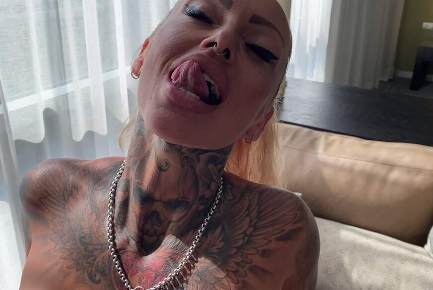 Kada-Love: T**nie beim w*****n erwischt und a*******t !