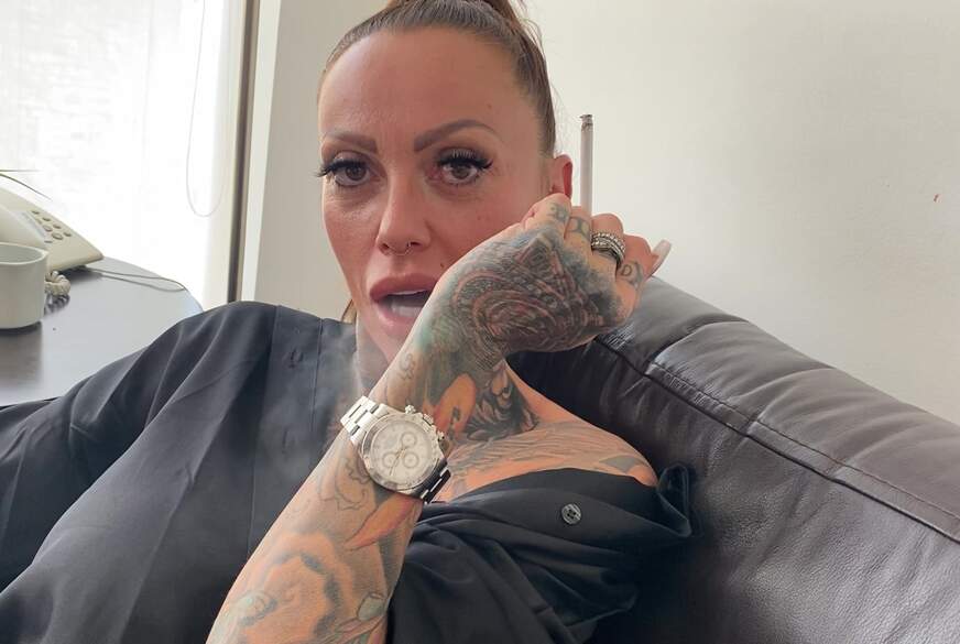 Kada-Love: Wristwatch fetisch mit Rauchen