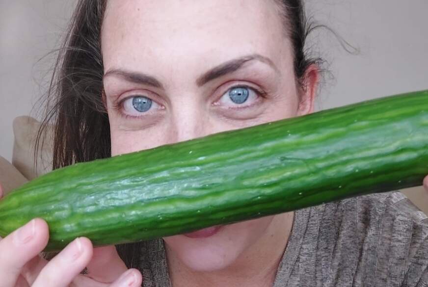 Avi-Monta*a: BIOGEMÜSE BESORGT ES MIR!!! Wenn der Kassierer gewusst hätte was ich mit der Gurke vorhabe