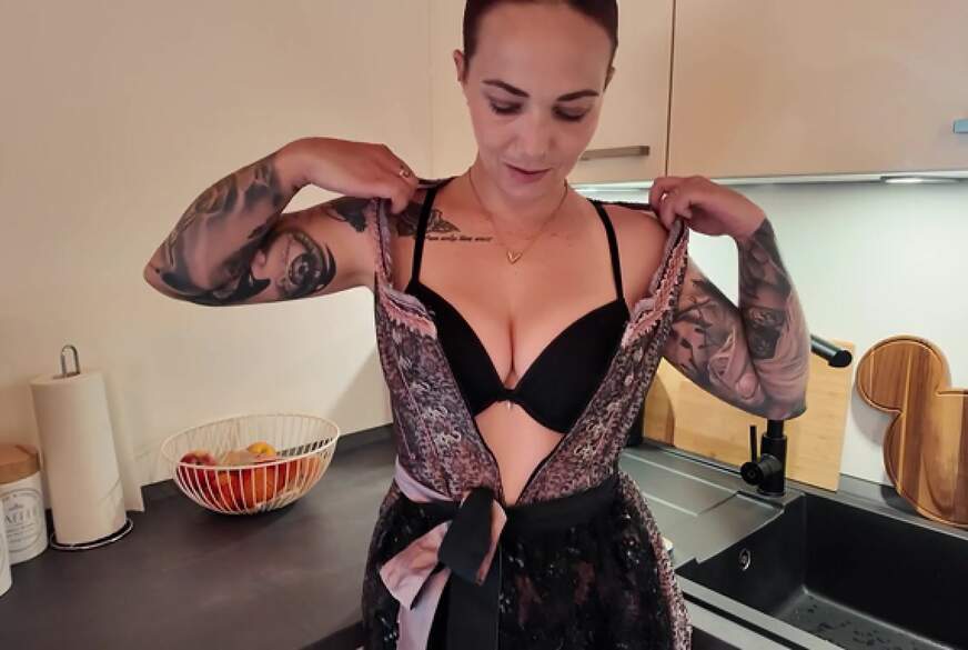 Im Dirndl meine P***y g*******t !! von NinaDevil pic3