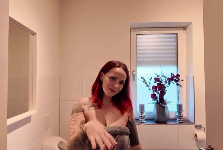 Willst du meine P***y verwöhnen, bevor ich unter die Dusche springe? von NinaDevil pic4