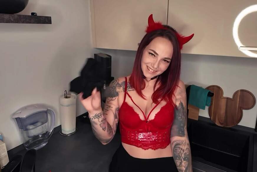 NinaDevil: Dein kleiner, versauter Teufel wartet auf dich!