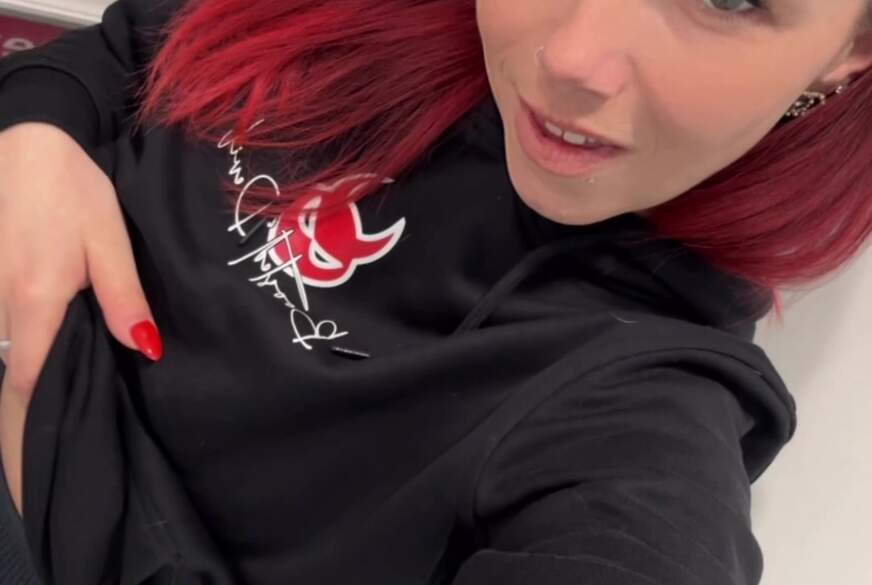 Auf der Autobahn Toilette! von NinaDevil pic1