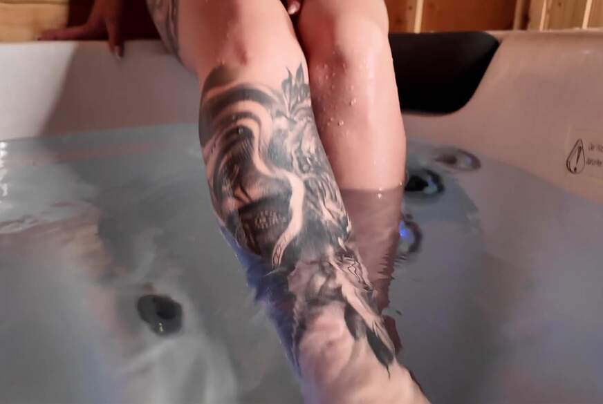 Im Whirlpool meine P***y g*******t! von NinaDevil pic1