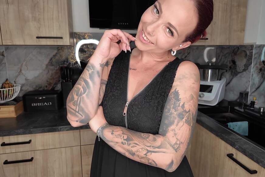 Ein kleiner Aperitif bevor du mich um Dinner ausführst ! von NinaDevil pic1